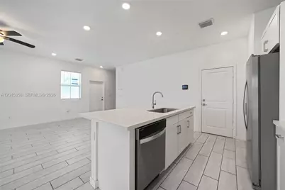 763 SE 17th St, Homestead, FL 33034 - Photo 7
