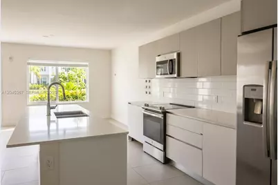 2535 NE 193rd St #3104, Miami, FL 33180 - Photo 1