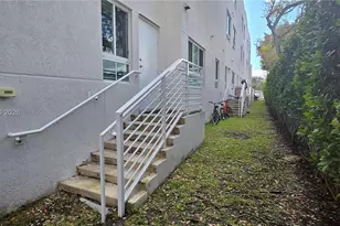 2535 NE 193rd St, Miami, FL 33180 - Photo 19