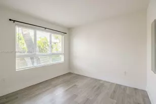 2535 NE 193rd St, Miami, FL 33180 - Photo 9