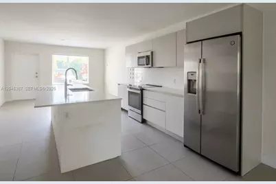 2535 NE 193rd St #3104, Miami, FL 33180 - Photo 3