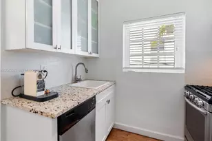 439 15th St, Miami Beach, FL 33139 - Photo 7