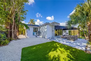 365 Fairway Dr, Miami Beach, FL 33141 - Photo 19