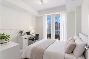 300 S Biscayne Blvd, Miami, FL 33131 - Photo 15