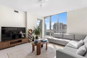 300 S Biscayne Blvd, Miami, FL 33131 - Photo 3