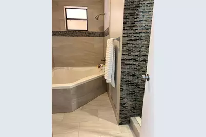 11331 SW 9th Ct, Pembroke Pines, FL 33025 - Photo 19