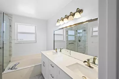 15835 NW 7th St, Pembroke Pines, FL 33028 - Photo 17