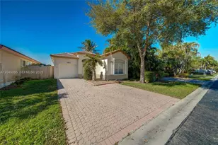 2924 NW 99th Pl, Doral, FL 33172 - Photo 3