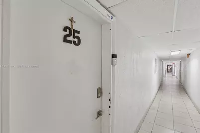 1300 W 53rd St #25, Hialeah, FL 33012 - Photo 3
