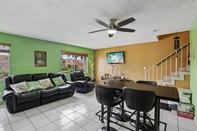 1300 W 53rd St #25, Hialeah, FL 33012 - Photo 5