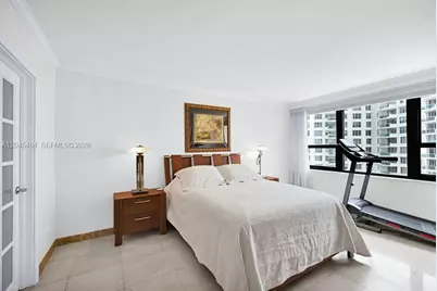 5225 Collins Ave #1117, Miami Beach, FL 33140 - Photo 11
