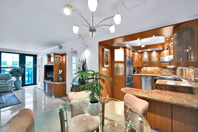 5225 Collins Ave #1117, Miami Beach, FL 33140 - Photo 17