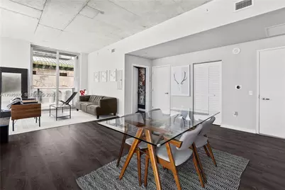 151 SE 1st St #1402, Miami, FL 33131 - Photo 5