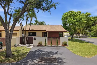 13776 Kendale Lakes Dr, Miami, FL 33183 - Photo 1