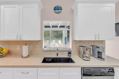 27 Blue Runner St, Key Largo, FL 33037 - Photo 15