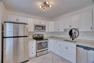 10829 NW 3rd Ct, Pembroke Pines, FL 33026 - Photo 13