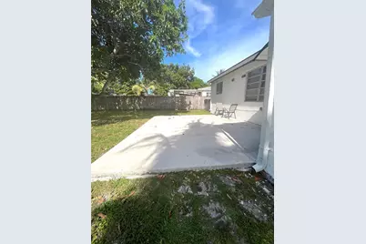 611 NE 171st St, North Miami Beach, FL 33162 - Photo 5