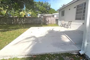 611 NE 171 St, North Miami Beach, FL 33162 - Photo 5