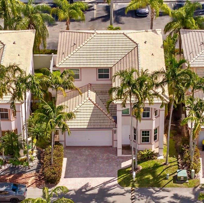 208 SE 15th St - 208 SE 15th St, Dania Beach, FL 33004 Luxury Property | Jose Angel Pina