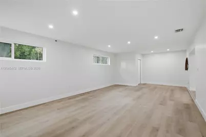 14325 NE 8th Ave, North Miami, FL 33161 - Photo 13