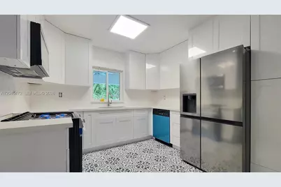 14325 NE 8th Ave, North Miami, FL 33161 - Photo 9