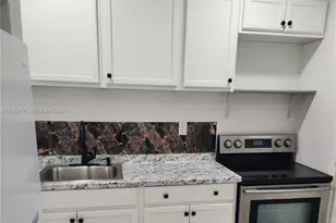 9760 SW 184th St, Cutler Bay, FL 33157 - Photo 13