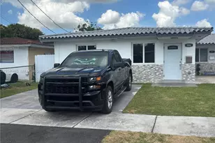 886 NW 25th Ave, Miami, FL 33125 - Photo 1