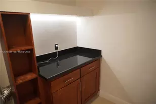 2880 Pine Tree Dr, Miami Beach, FL 33140 - Photo 17