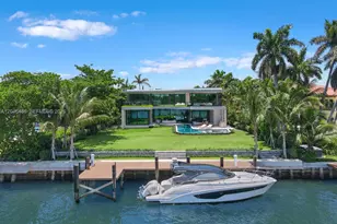 1015 S Southlake Dr, Hollywood, FL 33019 - Photo 1