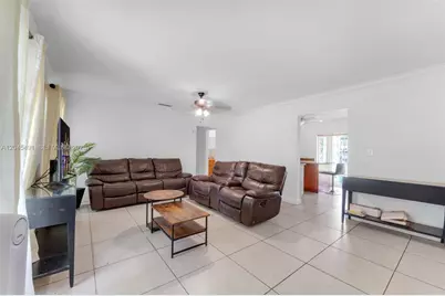 12061 SW 119th St, Miami, FL 33186 - Photo 5