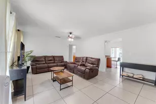 12061 SW 119th St, Miami, FL 33186 - Photo 5