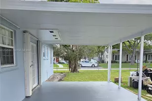 12061 SW 119th St, Miami, FL 33186 - Photo 3