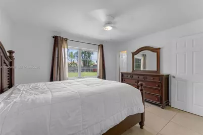 12061 SW 119th St, Miami, FL 33186 - Photo 13