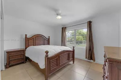 12061 SW 119th St, Miami, FL 33186 - Photo 11