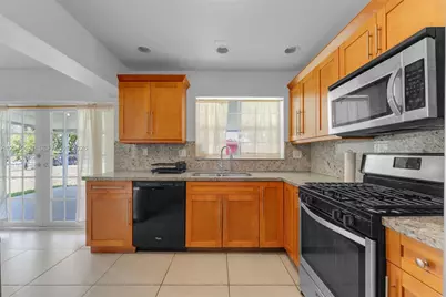 12061 SW 119th St, Miami, FL 33186 - Photo 7