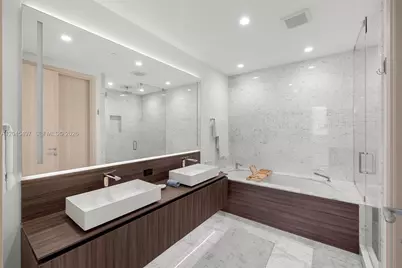 1000 Brickell Plz #PH5403, Miami, FL 33131 - Photo 37