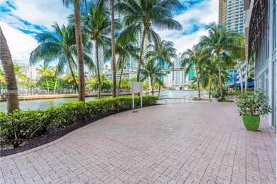 175 SW 7th St #1212, Miami, FL 33130 - Photo 7