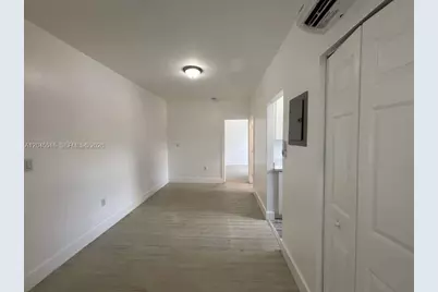 1051 NW 2nd St #10, Miami, FL 33128 - Photo 3