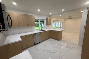 8090 W 18th Lane Rd, Hialeah, FL 33014 - Photo 3