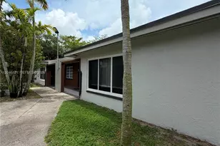 2551 NW 26th St, Sunrise, FL 33313 - Photo 3