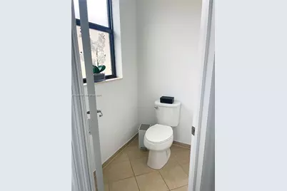 8719 W 33rd Ave, Hialeah, FL 33018 - Photo 19