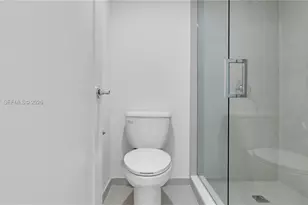 555 NE 34th St, Miami, FL 33137 - Photo 25