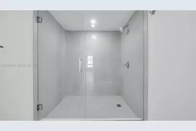 555 NE 34th St #2704, Miami, FL 33137 - Photo 21