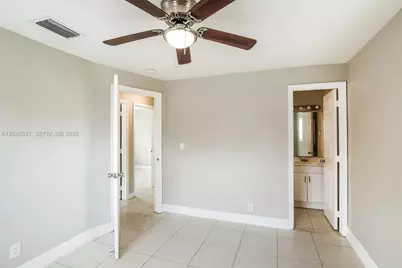 4951 SW 16th St, Plantation, FL 33317 - Photo 9