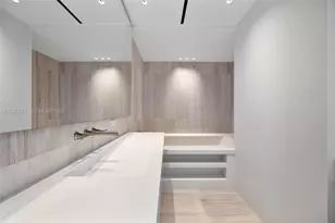 1100 Biscayne Blvd, Miami, FL 33132 - Photo 33
