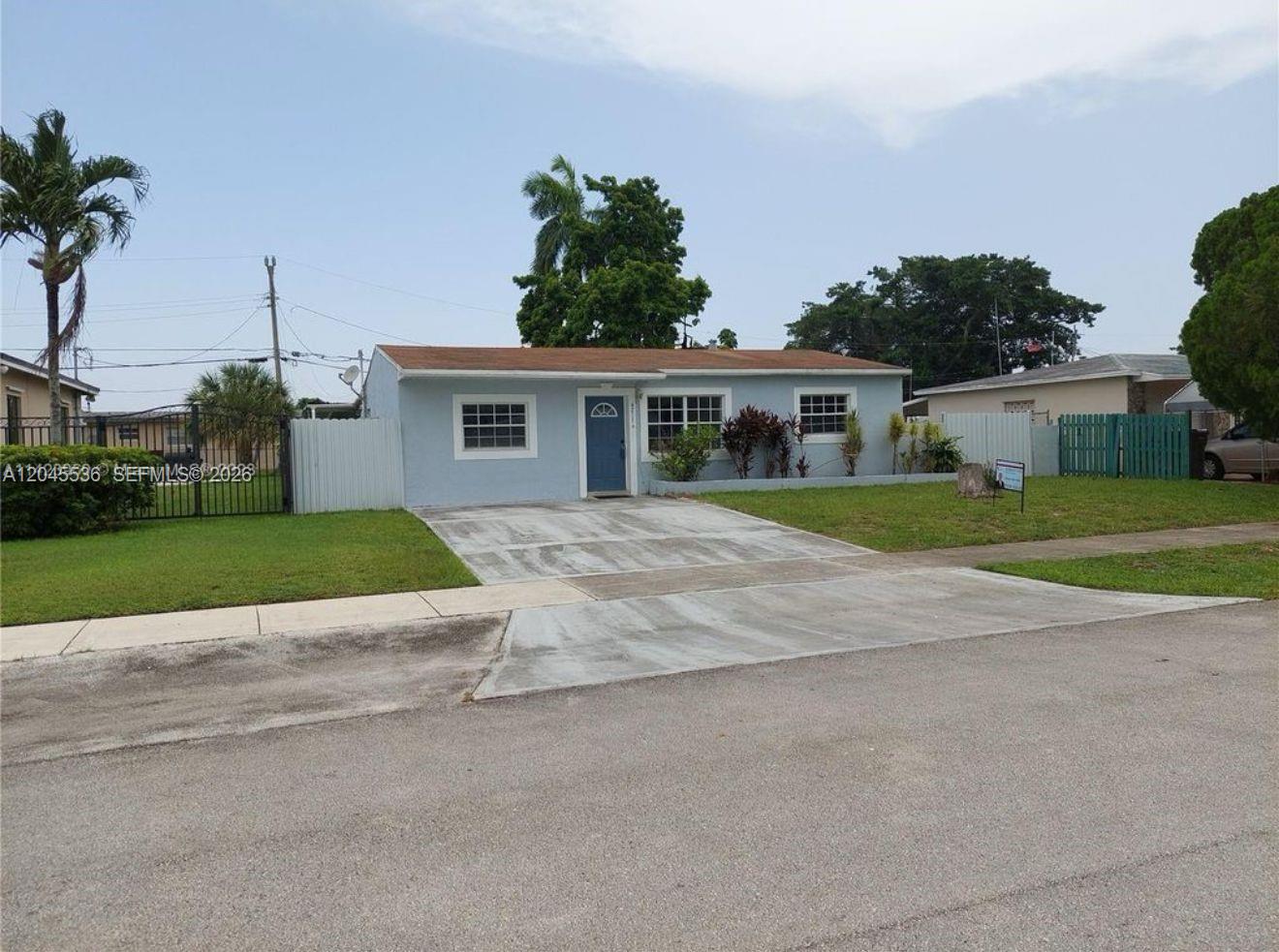 4211 SW 38th St - 4211 SW 38th St, West Park, FL 33023 Luxury Property | Jose Angel Pina