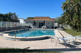 689 NE 6th Ct, Boynton Beach, FL 33435 - Photo 17