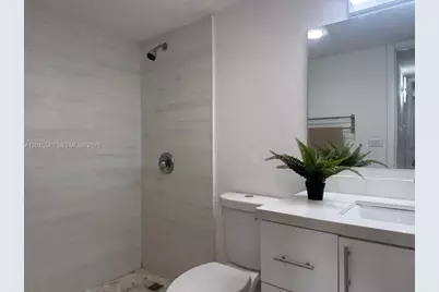 4550 NW 9th St #709E, Miami, FL 33126 - Photo 11