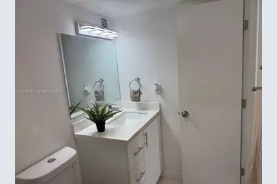 4550 NW 9th St #709E, Miami, FL 33126 - Photo 13
