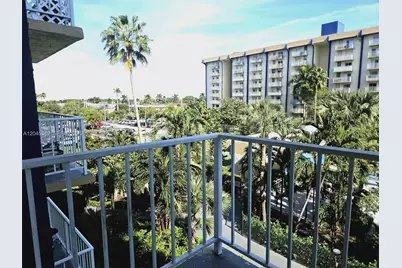 4550 NW 9th St #709E, Miami, FL 33126 - Photo 19